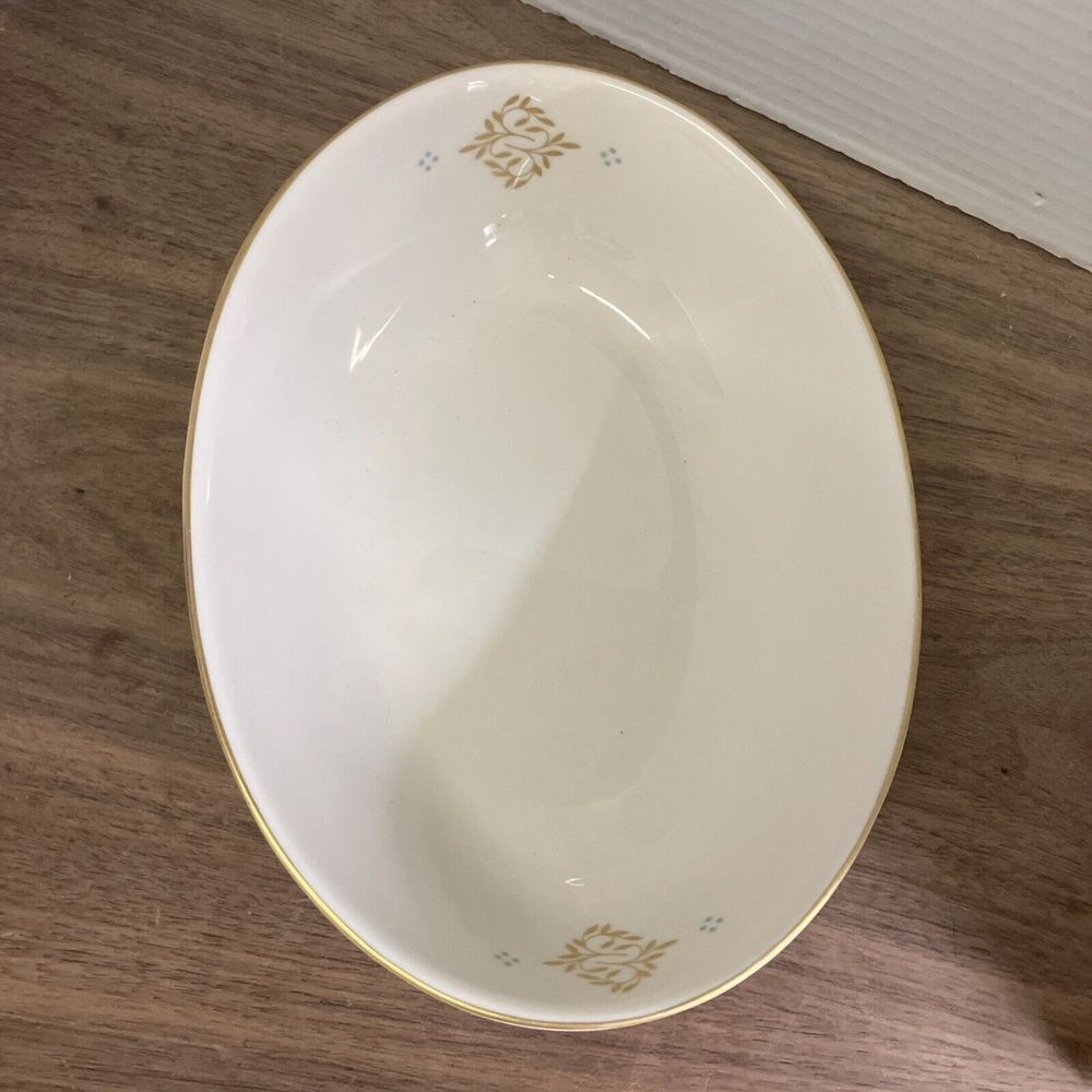 9" Highland Chatelle Oval Bowl‎